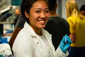 Sunil Gandhi Designs Leading-Edge Neuroscience Laboratory Course - image of neuroscience student in research lab