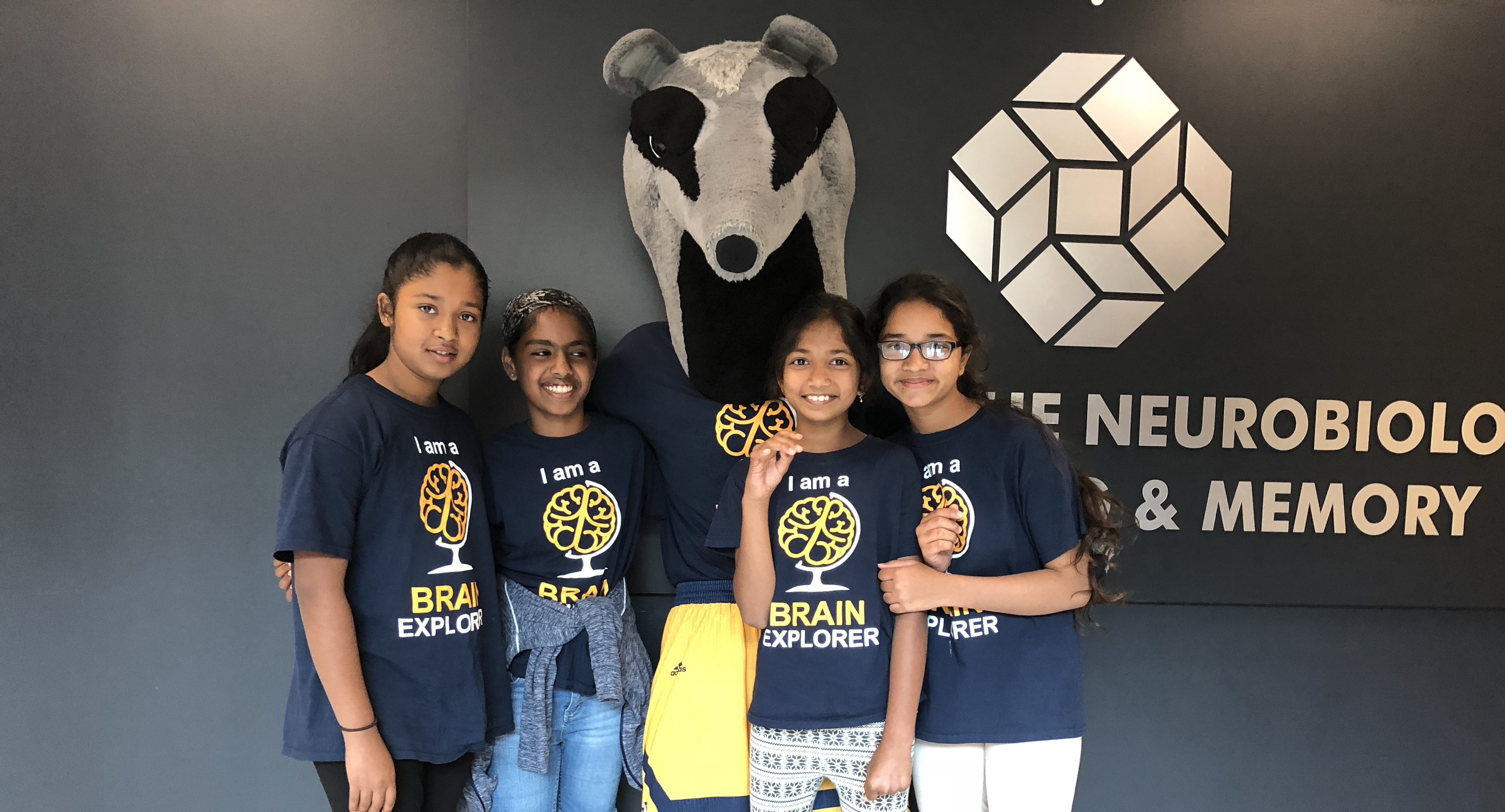 Brain Explorer Academy students pose with Peter the Anteater