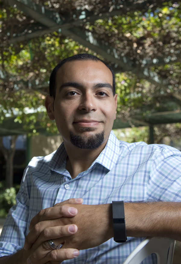 Michael Yassa, associate professor of neurobiology &amp; behavior and neurology, and colleagues found that people who selectively recalled positive information over neutral and negative information performed worse on memory tests.  photo:  steve zylius/UCI