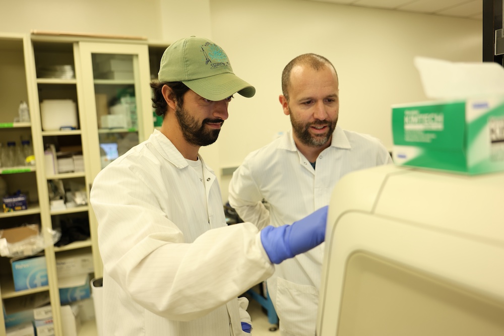 Lead author, doctoral student Matthew Sandoval (left) and senior author, CNLM Faculty Fellow and Assistant Professor of Anatomy and Neurobiology Dr. Javier Diaz-Alonso (right), whose research explores how brain cells build communication networks important for learning, memory, and mental health.
Photo: Thien Pham